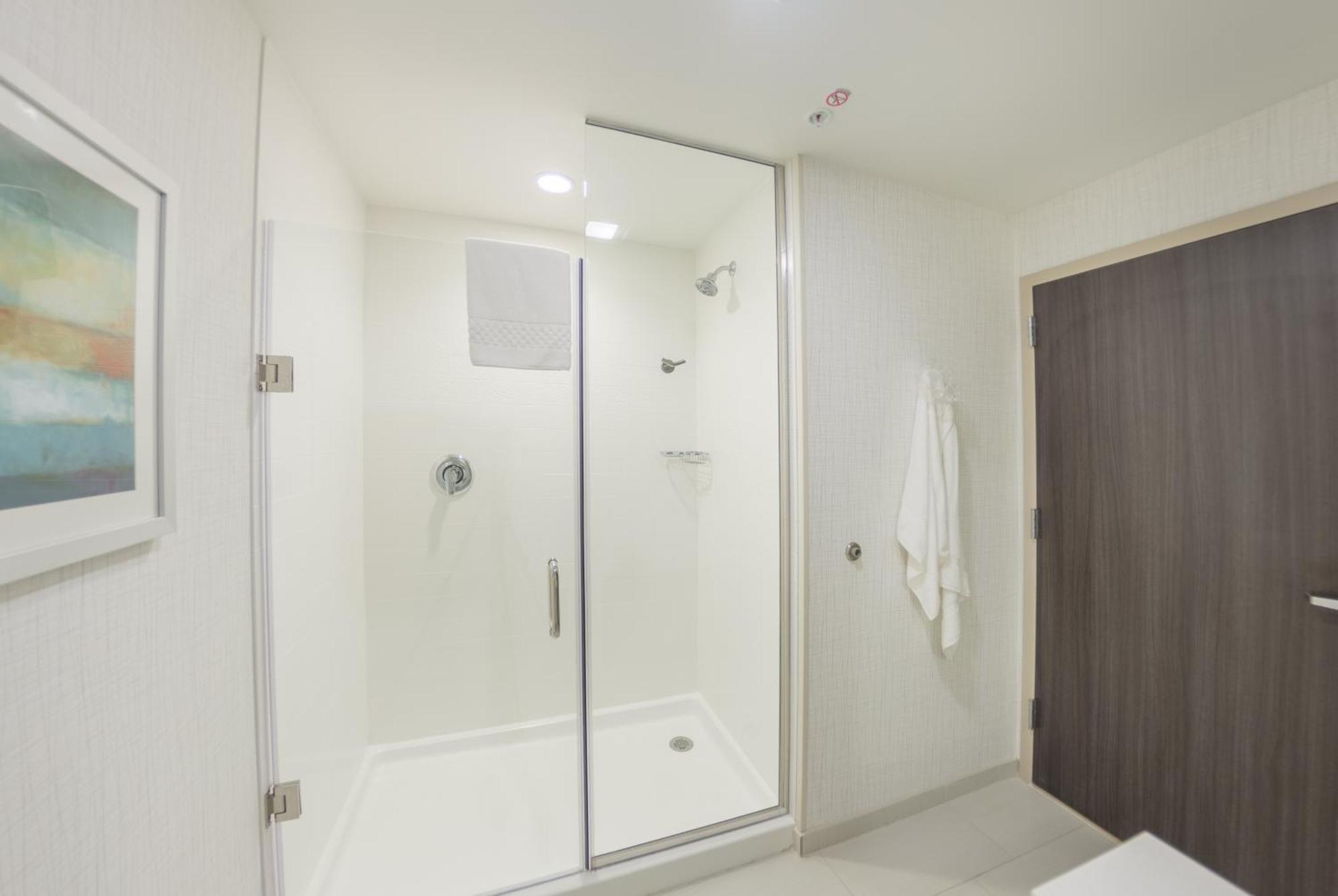 Fairfield Inn & Suites By Marriott Des Moines Алтуна Стая снимка