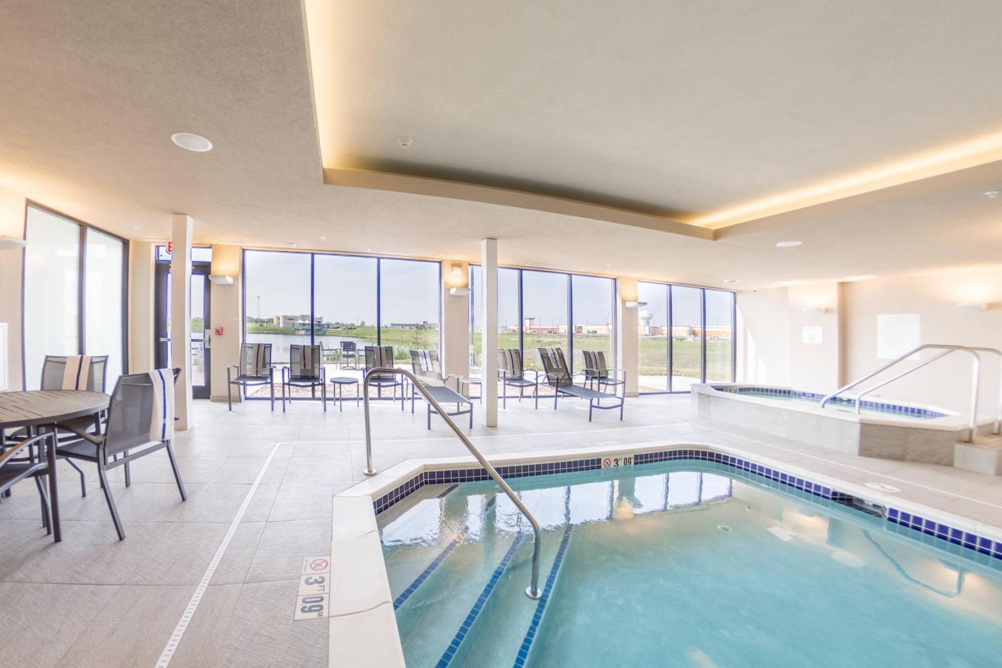 Fairfield Inn & Suites By Marriott Des Moines Алтуна Екстериор снимка